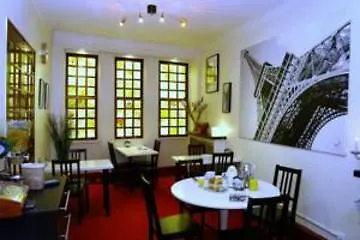 Bonne Nouvelle Hotel 3*