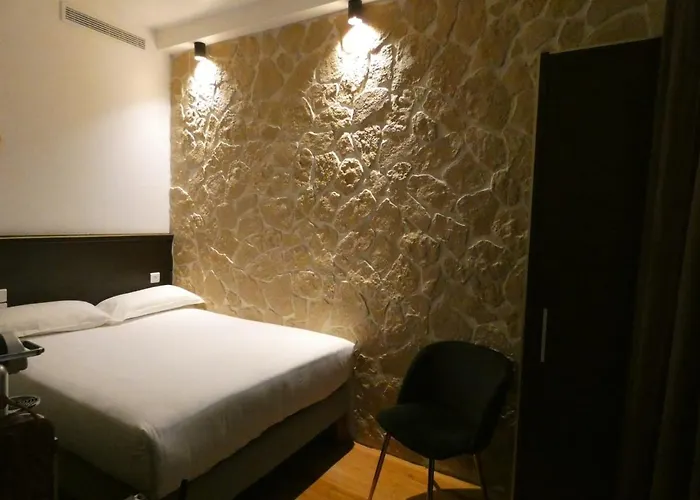 Bonne Nouvelle Hotell 3*